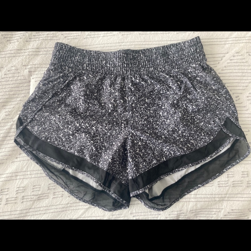 Athleta Mesh Racer Run Short - Picture 2 of 6